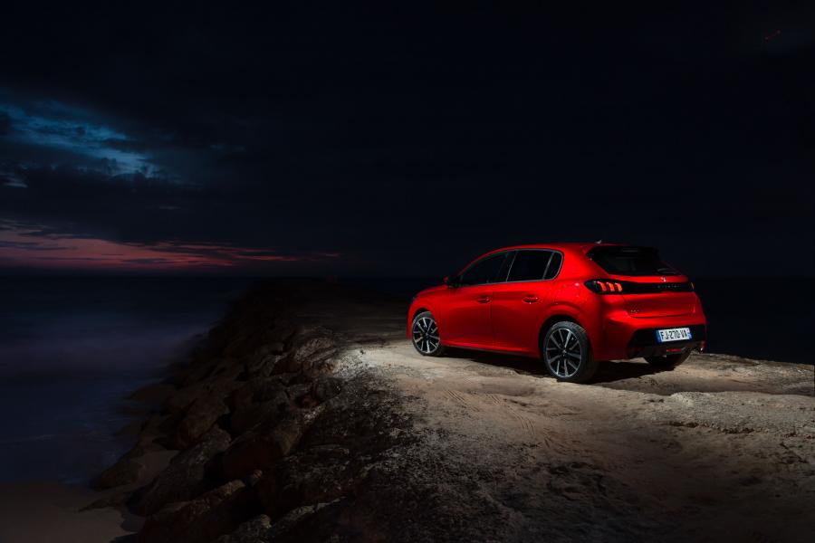  Peugeot 208 2019 года  (WW) (фото 26 из 41)